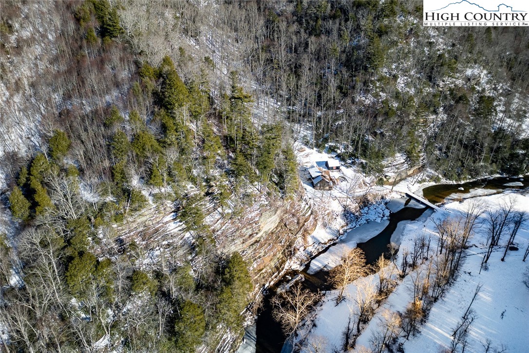 2560 Watauga River Road Sugar Grove, NC 28679 - Photo 44 of 50 a view of a yard