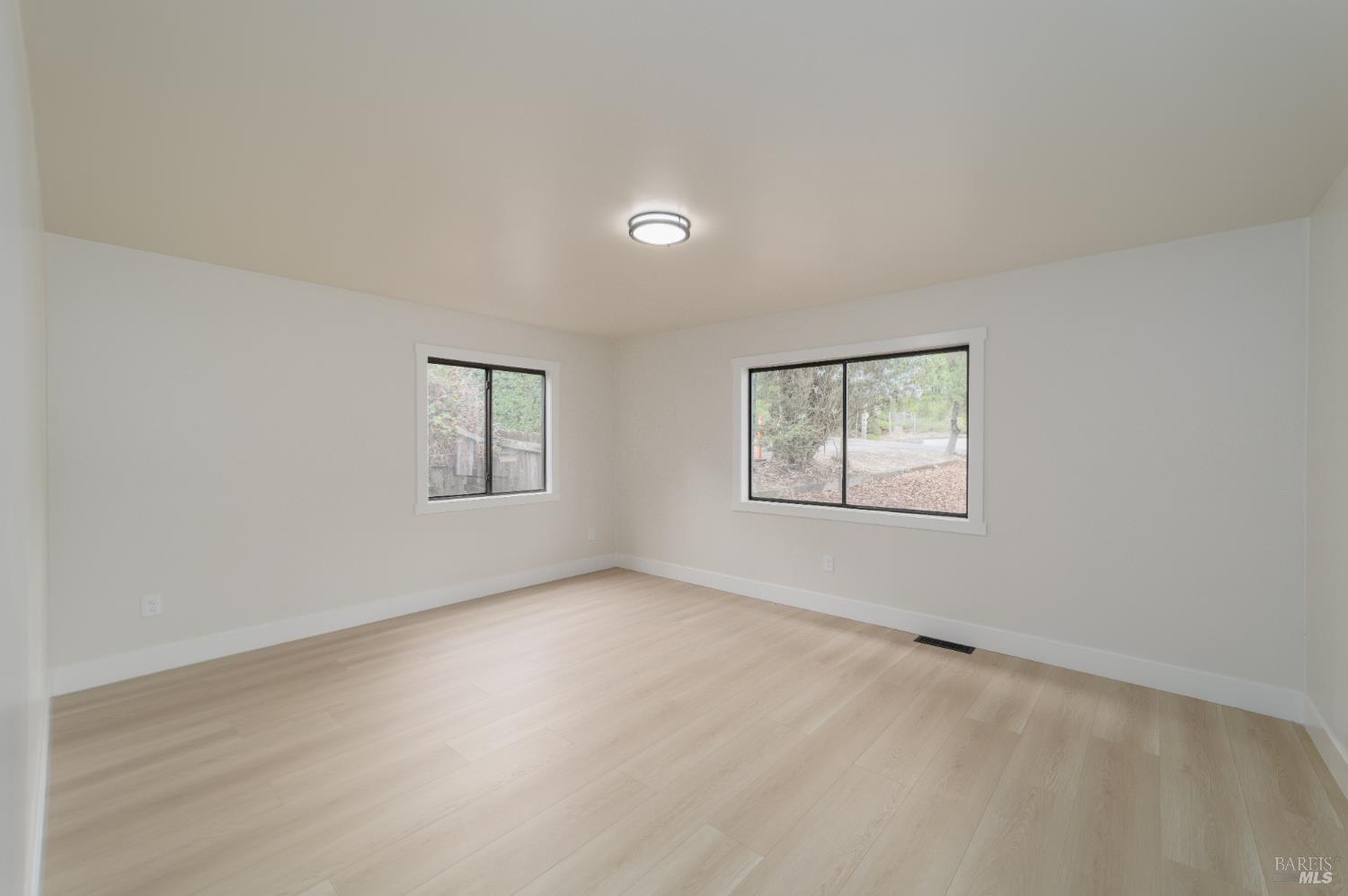 8061 Elphick Road Sebastopol, CA 95472 - Photo 21 of 52 Gallery Image 21