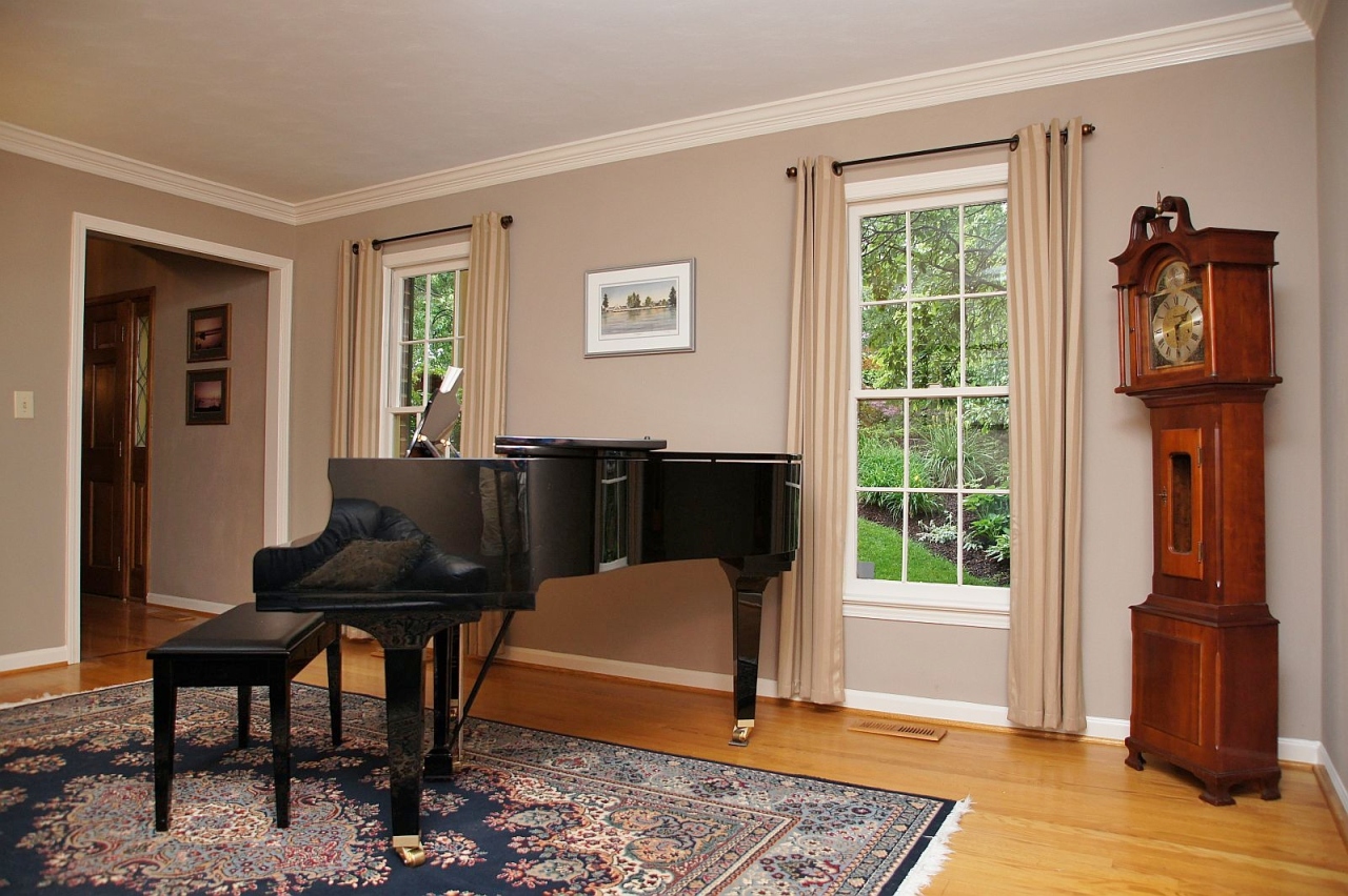 5327 Silver Fox Road Roanoke, VA 24018 - Photo 4 of 24 INTERIOR