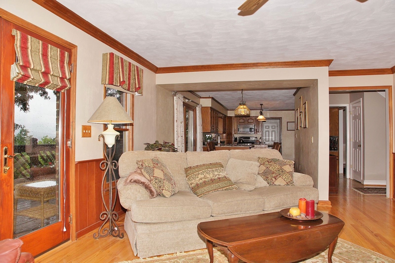 5327 Silver Fox Road Roanoke, VA 24018 - Photo 6 of 24 INTERIOR