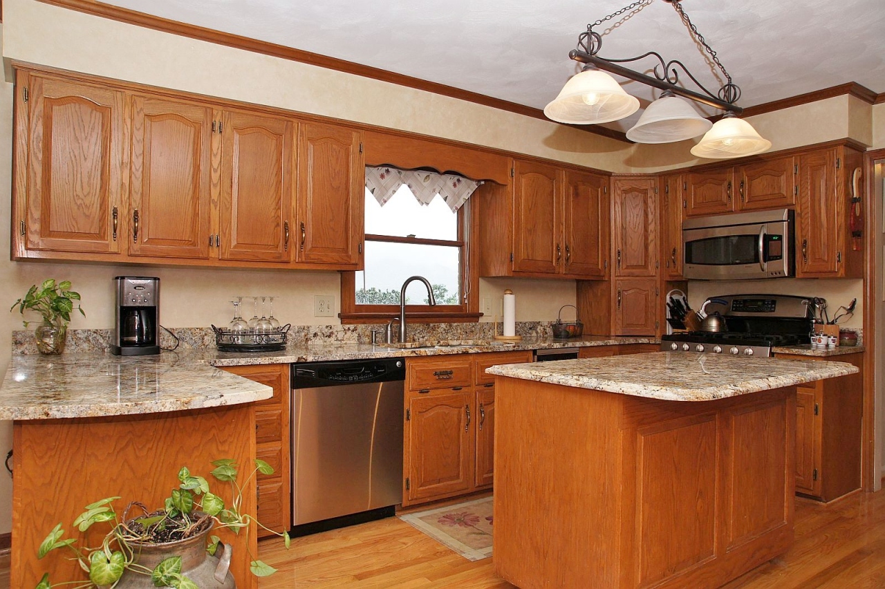 5327 Silver Fox Road Roanoke, VA 24018 - Photo 8 of 24 INTERIOR