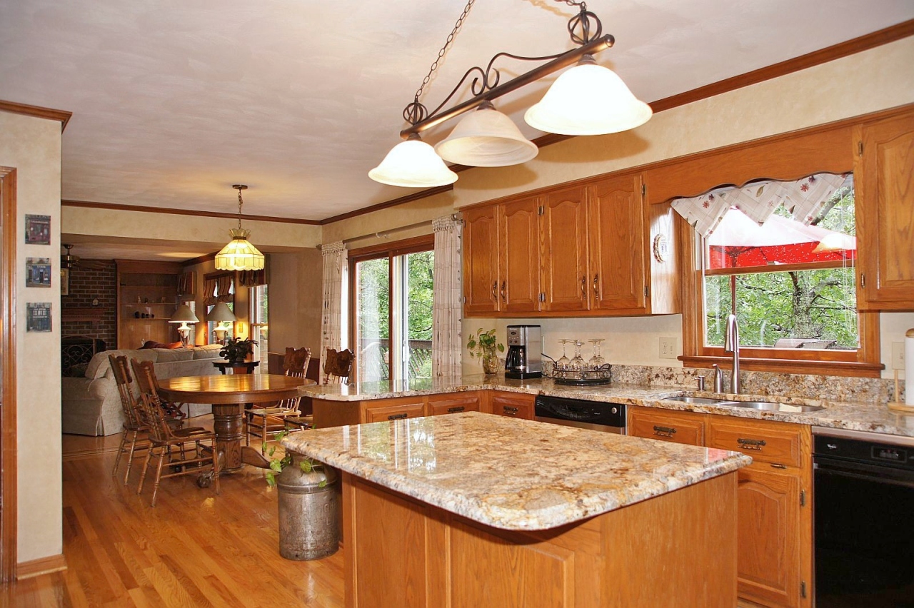 5327 Silver Fox Road Roanoke, VA 24018 - Photo 9 of 24 INTERIOR