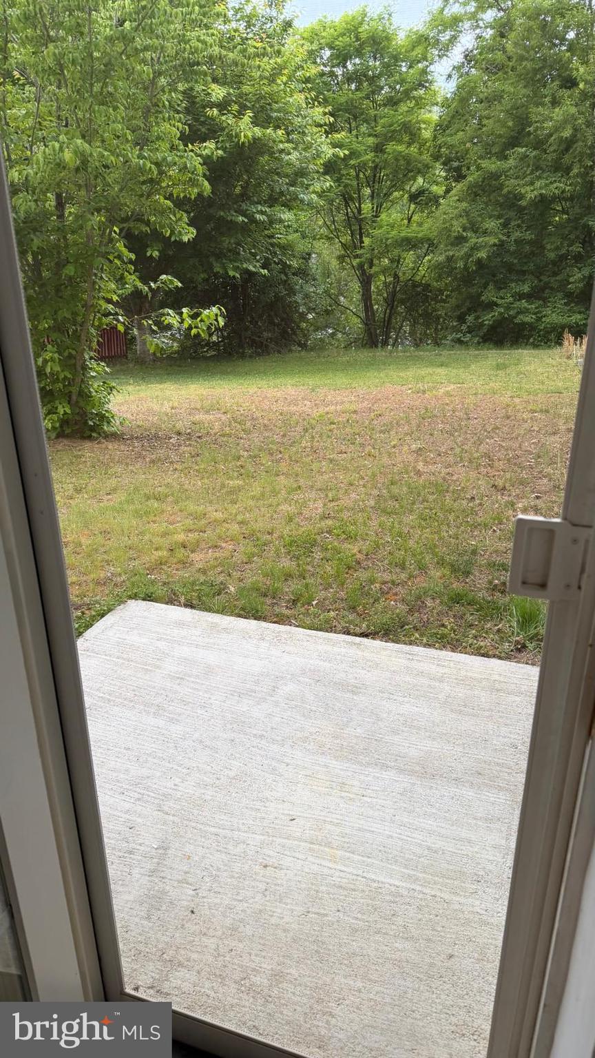 18970 Rosings Way Triangle, VA 22172 - Photo 16 of 16 a view of an ocean from a window