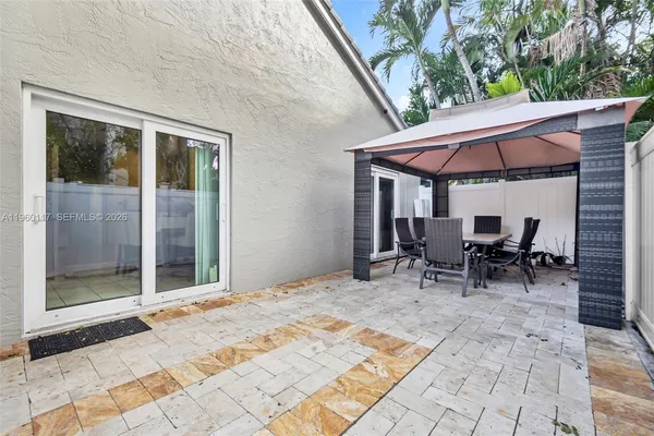 a view of outdoor space yard and porch