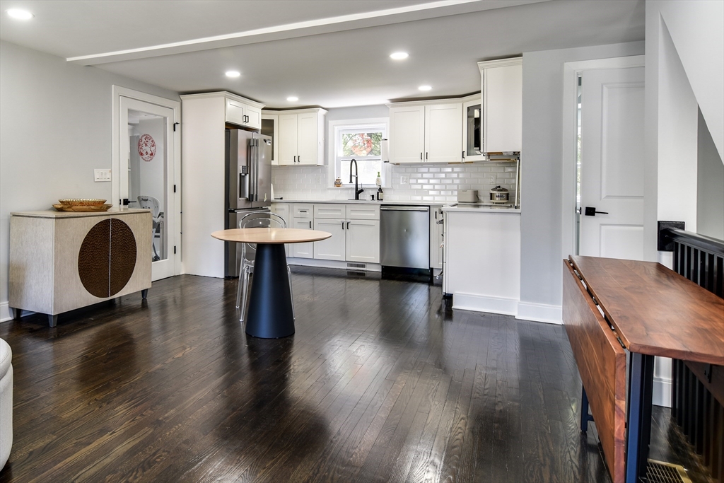 8 Lee Road Sharon, MA 02067 - Photo 2 of 20