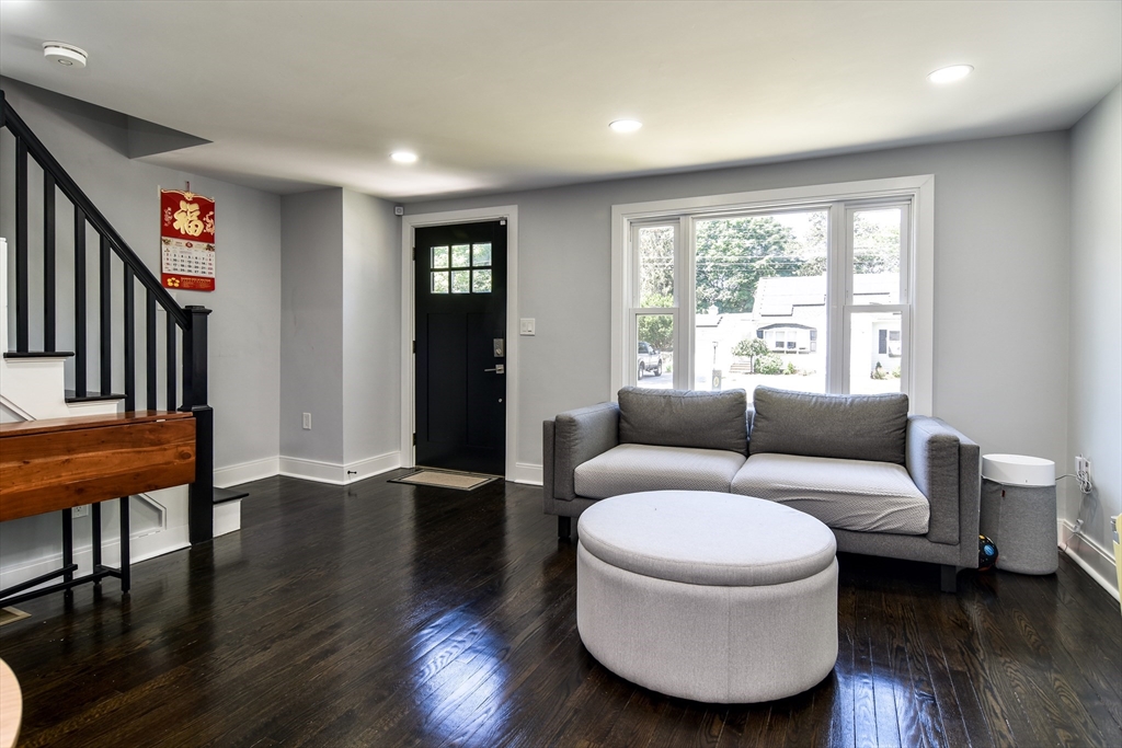 8 Lee Road Sharon, MA 02067 - Photo 3 of 20