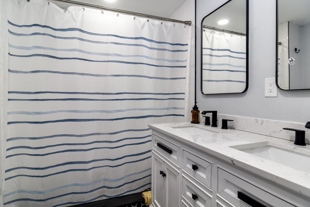 8 Lee Road Sharon, MA 02067 - Photo 10 of 20