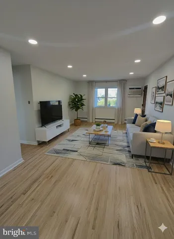 $1,685 | 500 North York Road, Hatboro, PA 19040