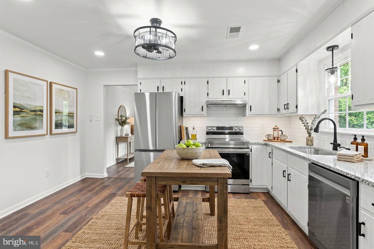 17713 Garden View Road Hagerstown, MD 21740 - Photo 17 of 53 Photo is virtually staged/representative only.