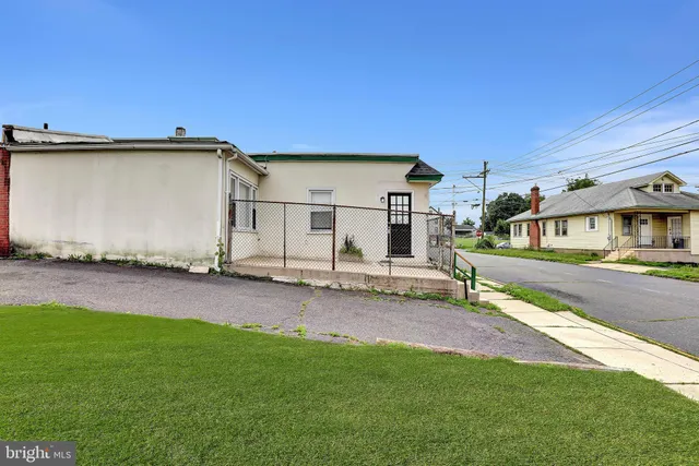 $1,600 | 44 Dover Avenue, Unit C, Ewing, NJ 08638
