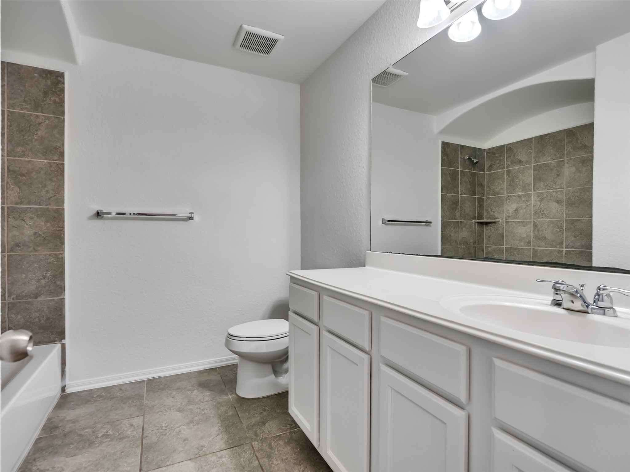 3502 Single Ridge Way Katy, TX 77493 - Photo 34 of 46 Bathroom 2 (Upstairs)