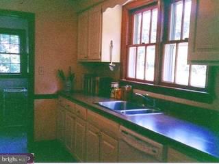 81 Blackwell Road Pennington, NJ 08534 - Photo 2 of 6