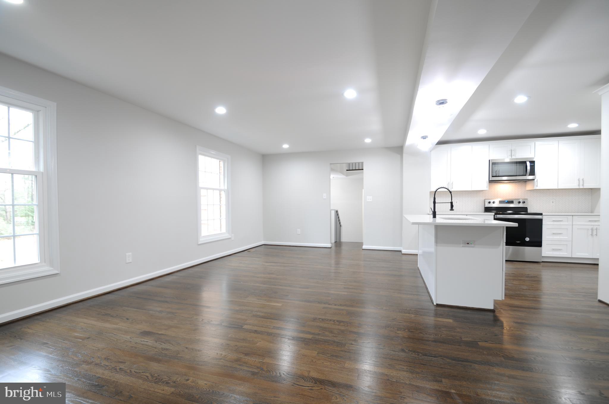 12023 Canter Lane Reston, VA 20191 - Photo 20 of 48 Open Area for Great Dining!