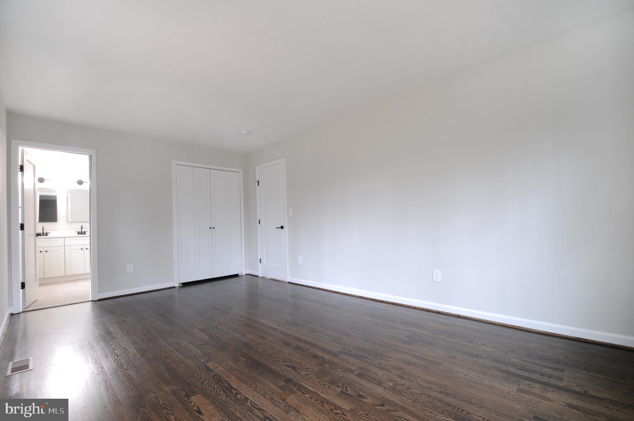 12023 Canter Lane Reston, VA 20191 - Photo 40 of 48 4th Bedroom with Private Bath