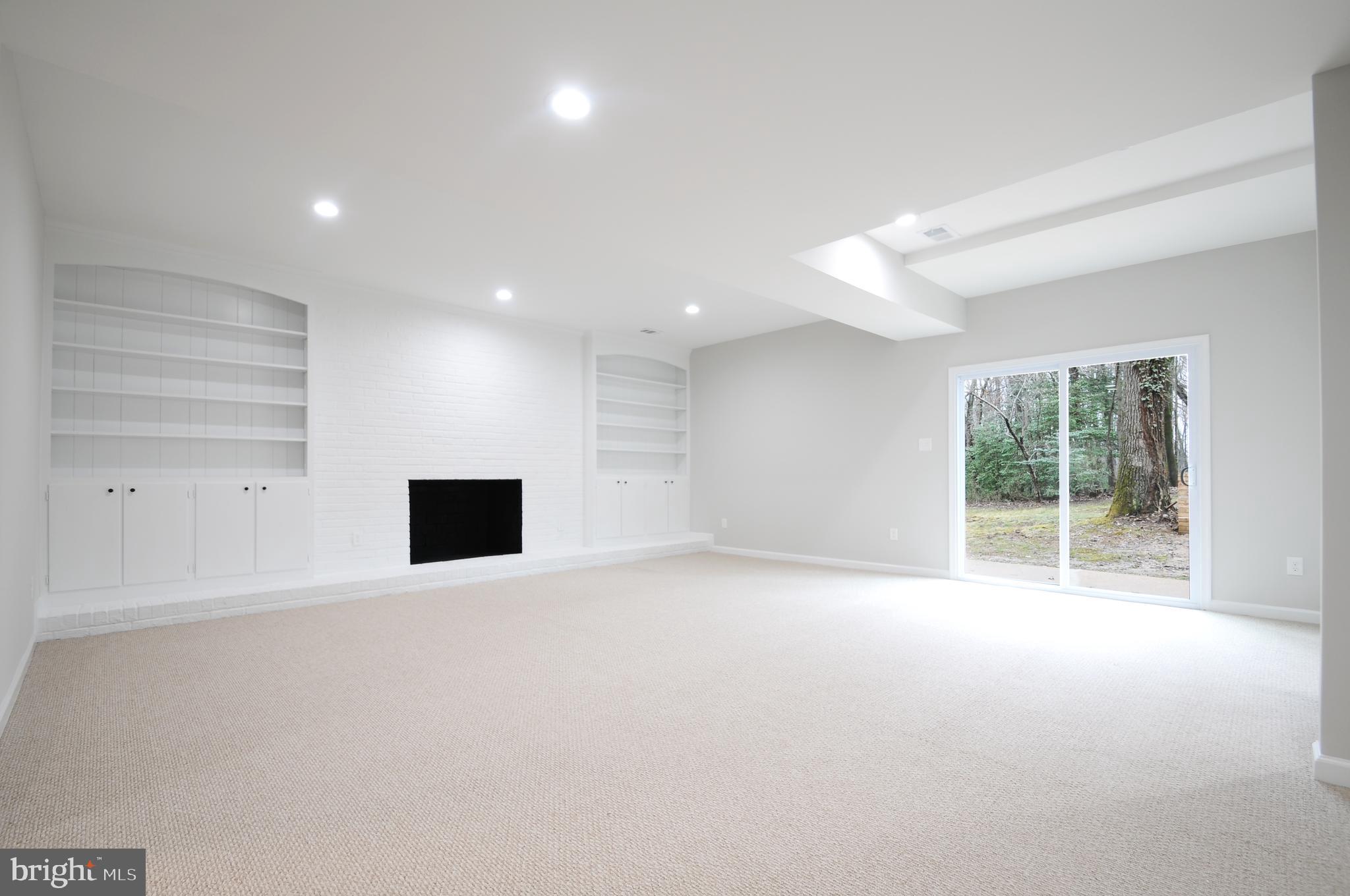 12023 Canter Lane Reston, VA 20191 - Photo 9 of 48 Huge Family Room w/ Fireplace & Walkout to Patio