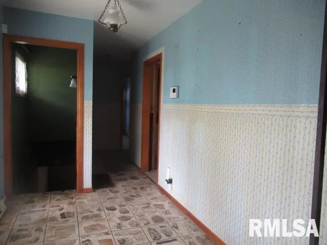 $70,000 | 1117 East Ash Street, Herrin, IL 62948