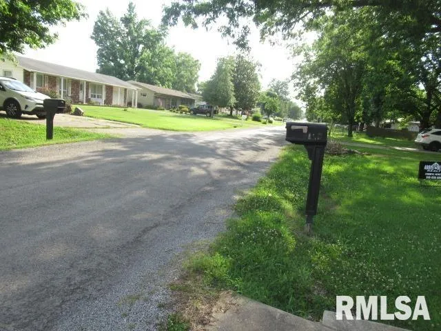 $70,000 | 1117 East Ash Street, Herrin, IL 62948