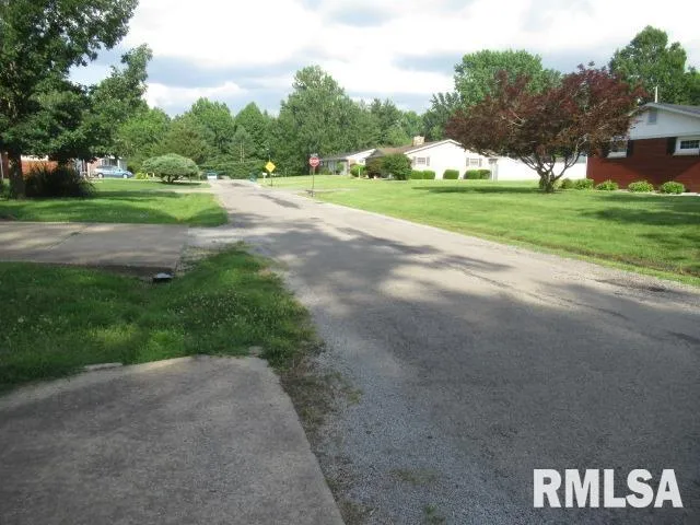 $70,000 | 1117 East Ash Street, Herrin, IL 62948