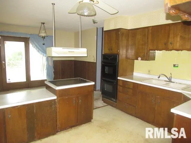 $70,000 | 1117 East Ash Street, Herrin, IL 62948