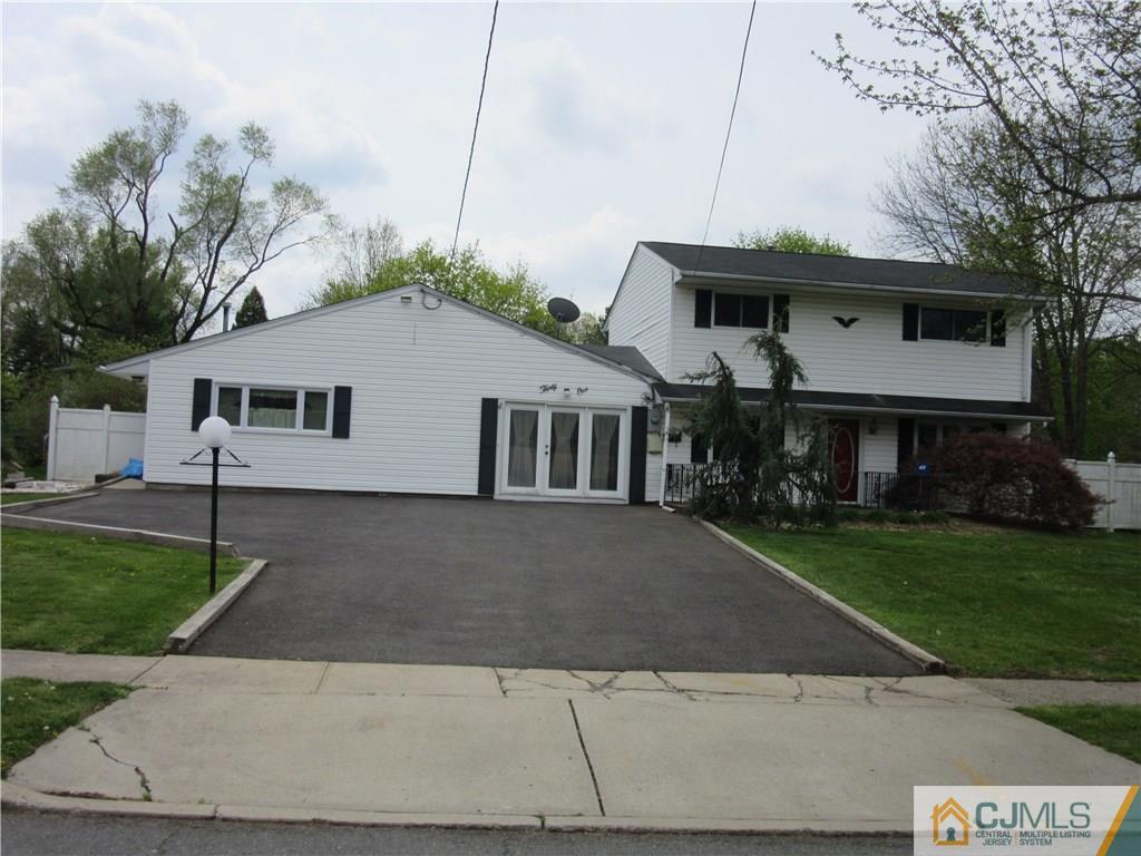 31 Emerald Road Kendall Park, NJ 08824 - Photo 1 of 20 Gallery Image 1