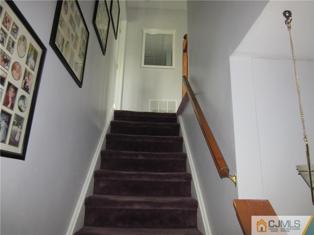 31 Emerald Road Kendall Park, NJ 08824 - Photo 11 of 20 Gallery Image 11