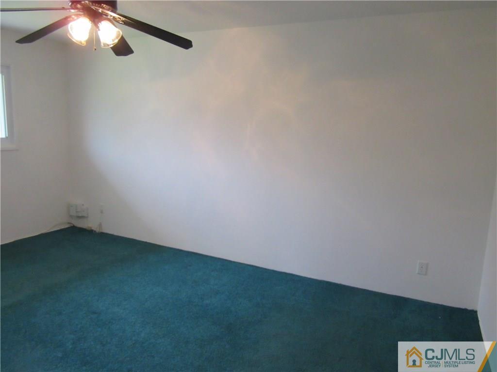 31 Emerald Road Kendall Park, NJ 08824 - Photo 12 of 20 Gallery Image 12