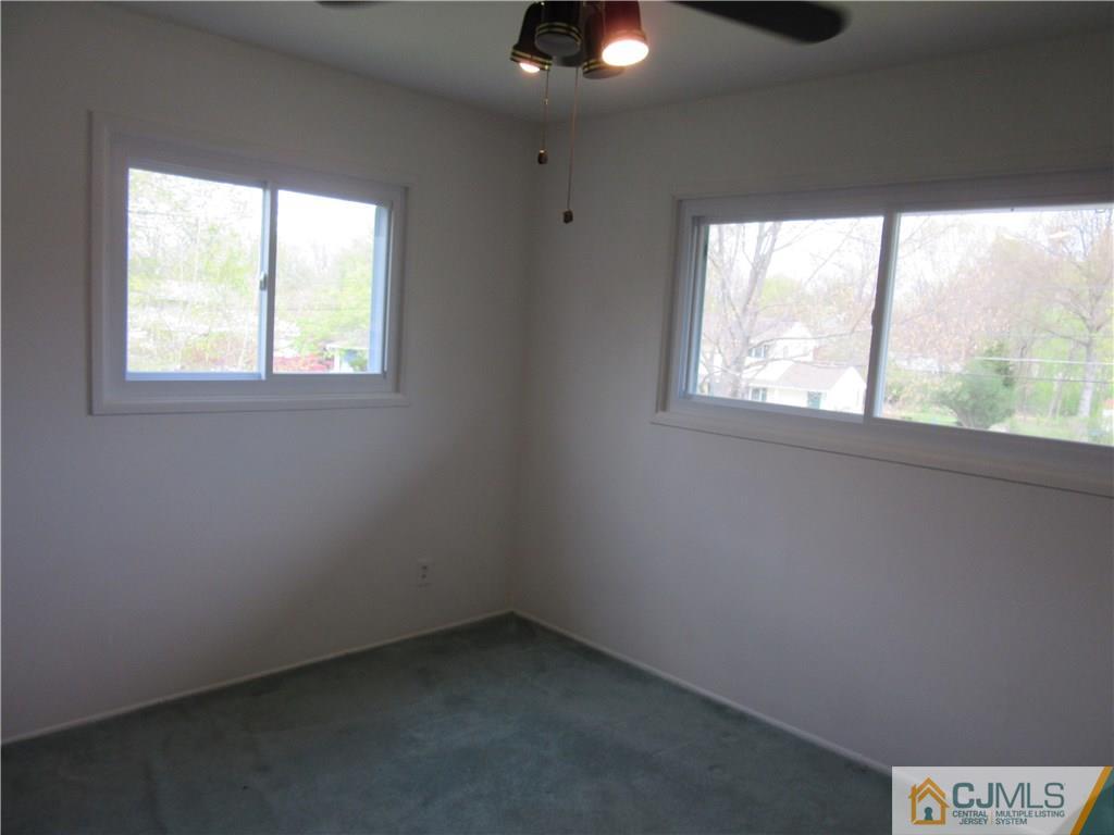 31 Emerald Road Kendall Park, NJ 08824 - Photo 15 of 20 Gallery Image 15