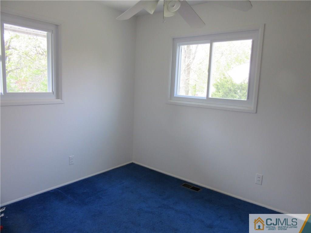 31 Emerald Road Kendall Park, NJ 08824 - Photo 16 of 20 Gallery Image 16