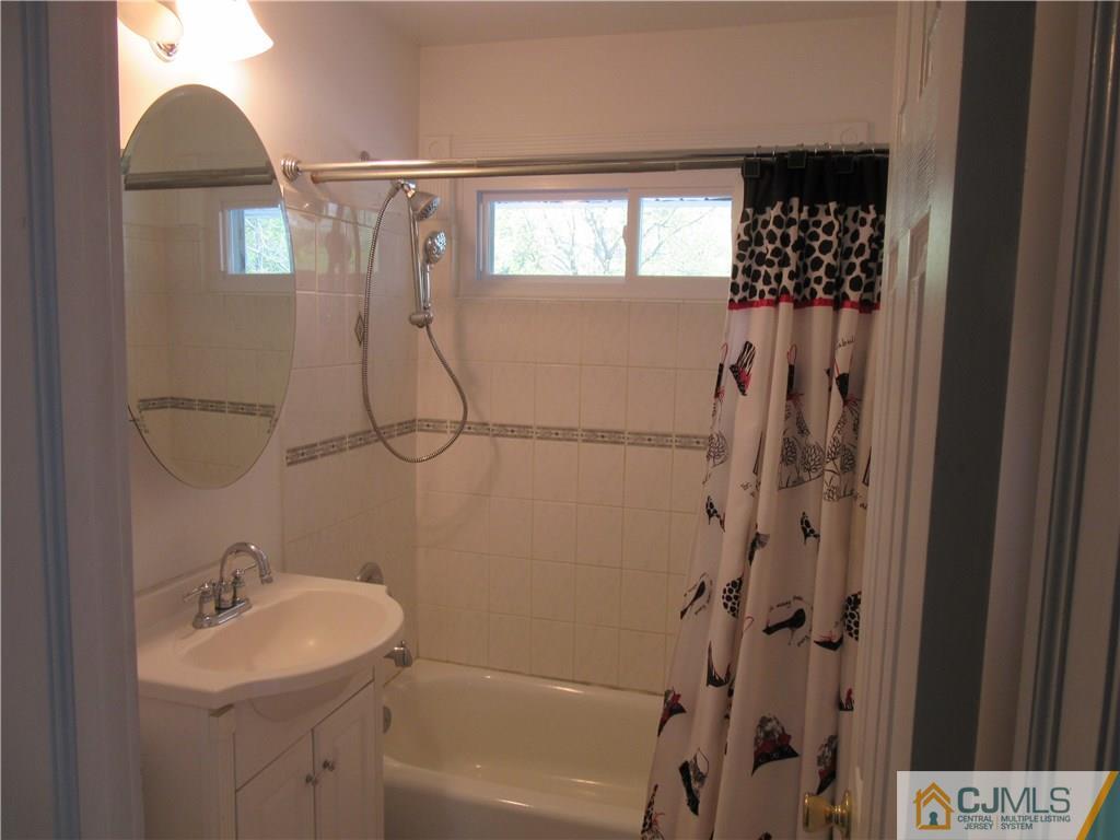 31 Emerald Road Kendall Park, NJ 08824 - Photo 17 of 20 Gallery Image 17