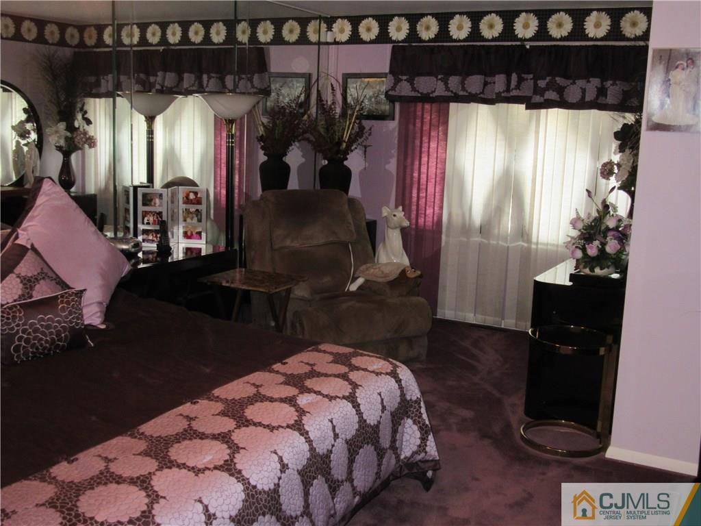 31 Emerald Road Kendall Park, NJ 08824 - Photo 8 of 20 Gallery Image 8