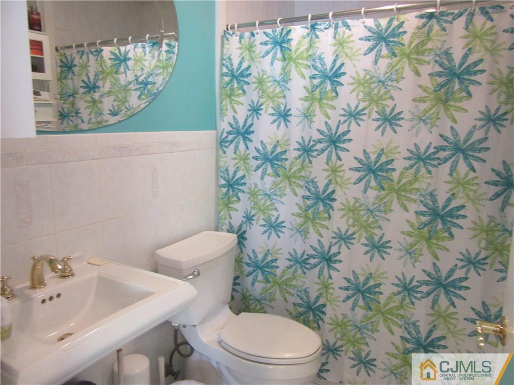 31 Emerald Road Kendall Park, NJ 08824 - Photo 10 of 20 Gallery Image 10