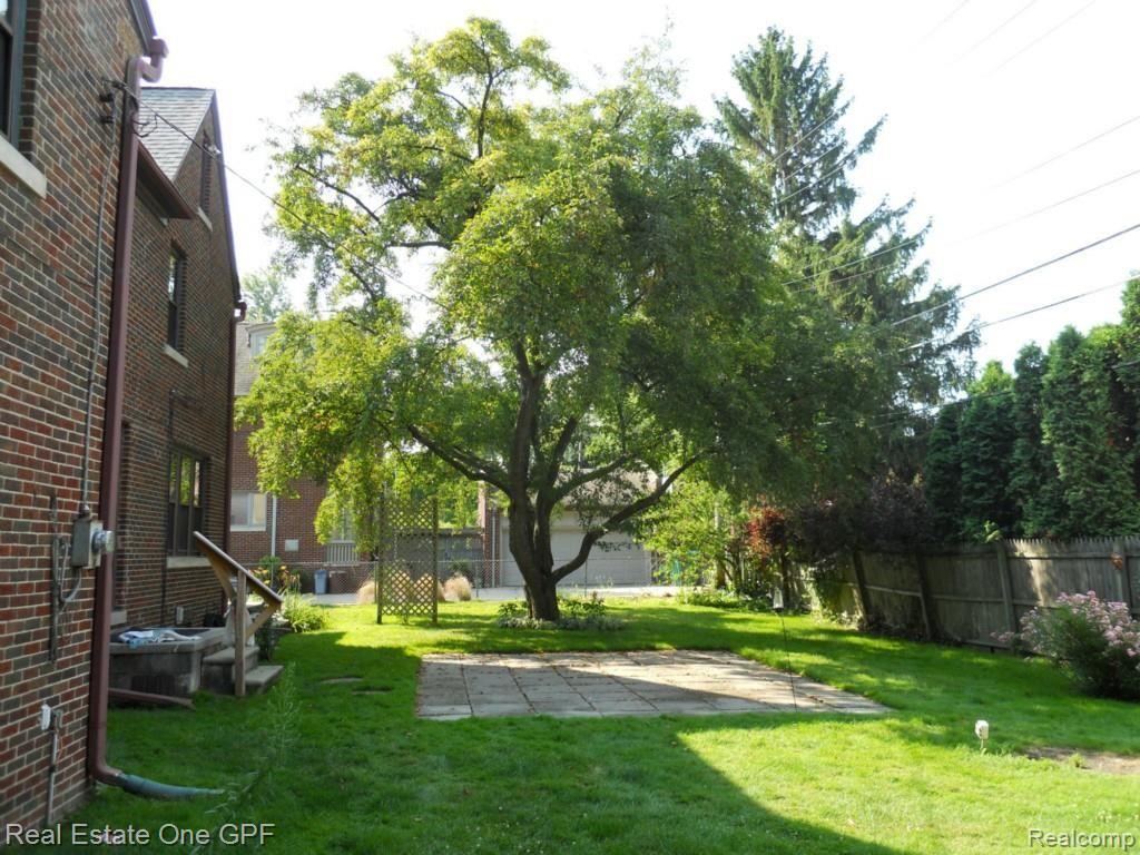 1027 Bedford Road Grosse Pointe, MI 48230 - Photo 30 of 31 30 DSCN2023.jpg