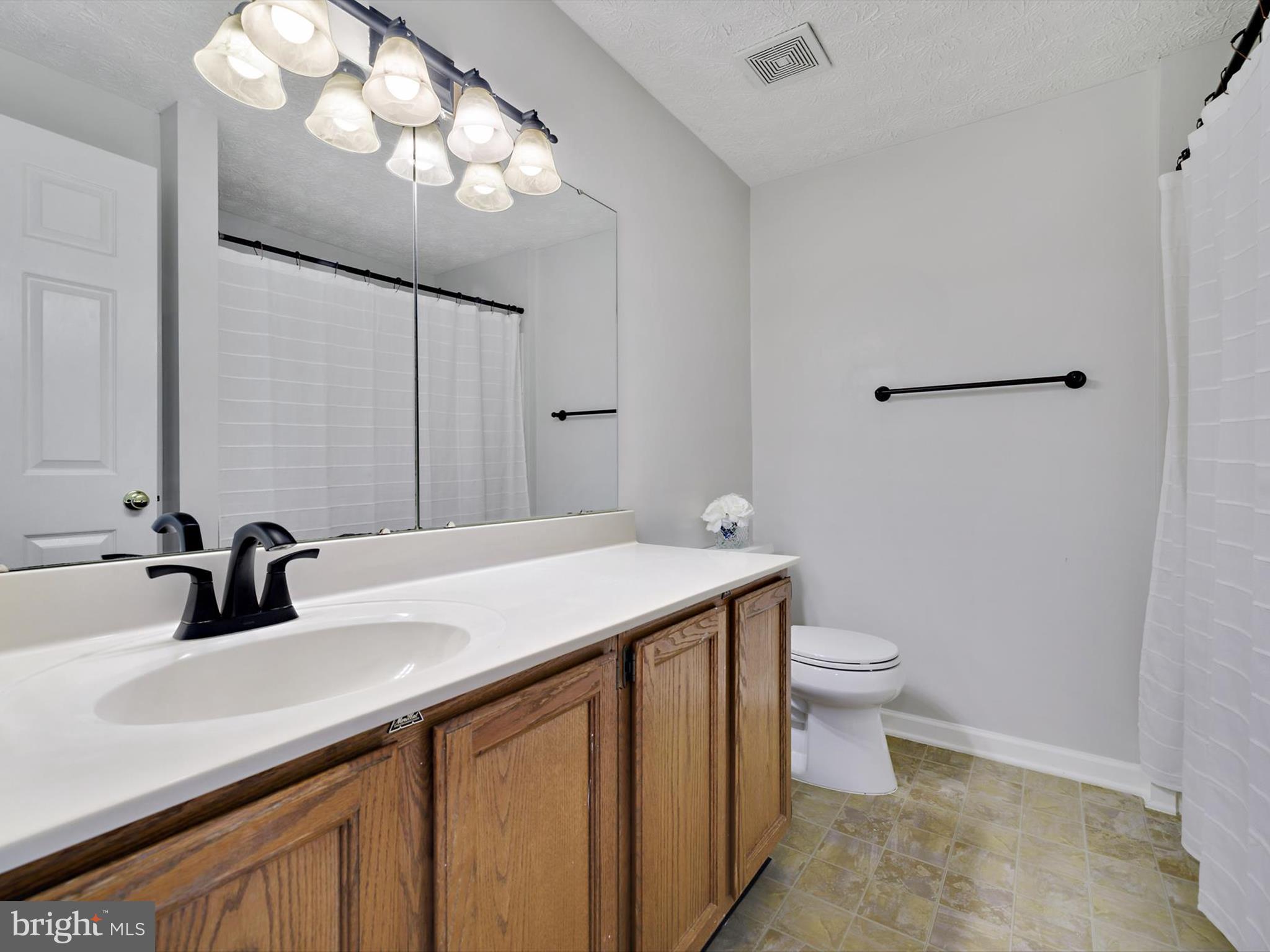 2417 Warm Spring Way Odenton, MD 21113 - Photo 22 of 53 Hallway Full Bathroom