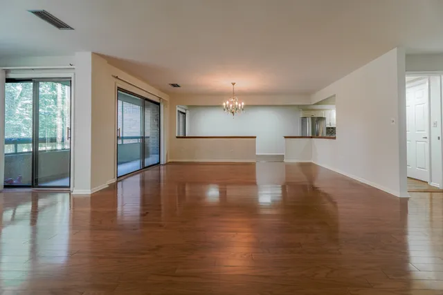 $550,000 | 1401 Burr Oak Road, Unit 108B, Hinsdale, IL 60521