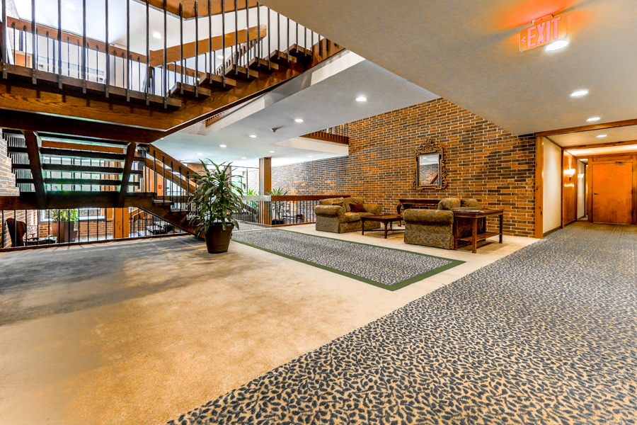 1401 Burr Oak Road, Unit 108B Hinsdale, IL 60521 - Photo 2 of 27