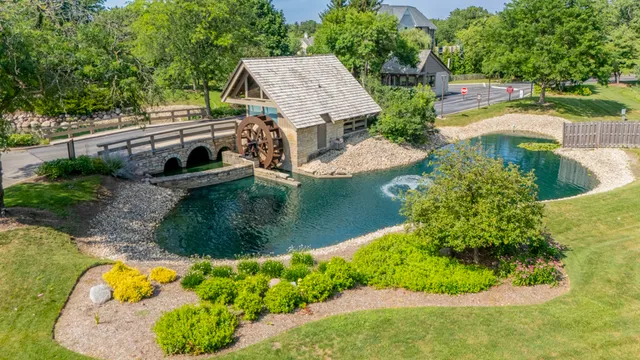 $550,000 | 1401 Burr Oak Road, Unit 108B, Hinsdale, IL 60521