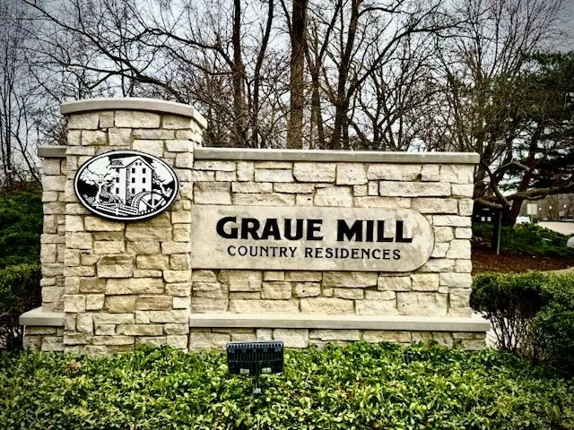 $550,000 | 1401 Burr Oak Road, Unit 108B, Hinsdale, IL 60521