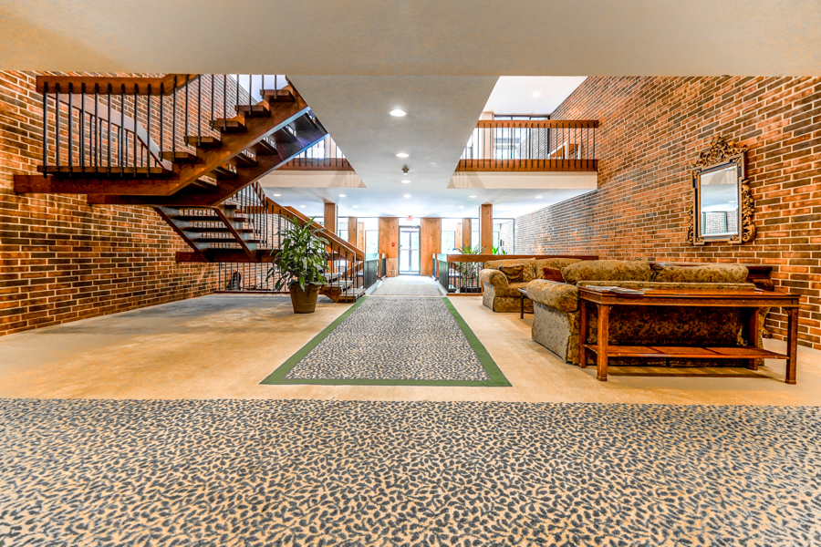 1401 Burr Oak Road, Unit 108B Hinsdale, IL 60521 - Photo 4 of 27