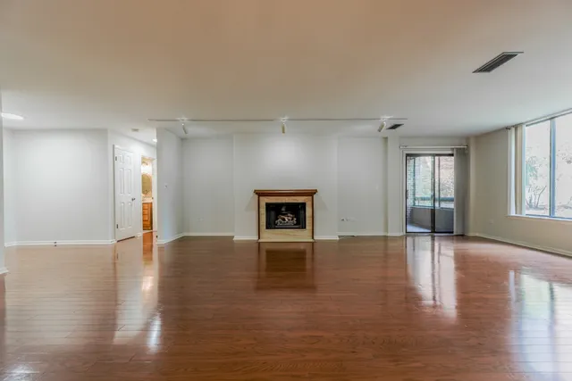 $550,000 | 1401 Burr Oak Road, Unit 108B, Hinsdale, IL 60521