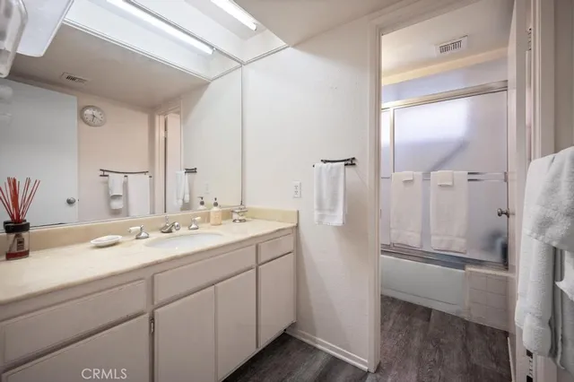 $1,049,000 | 13751 Cantlay Street, Van Nuys, CA 91405