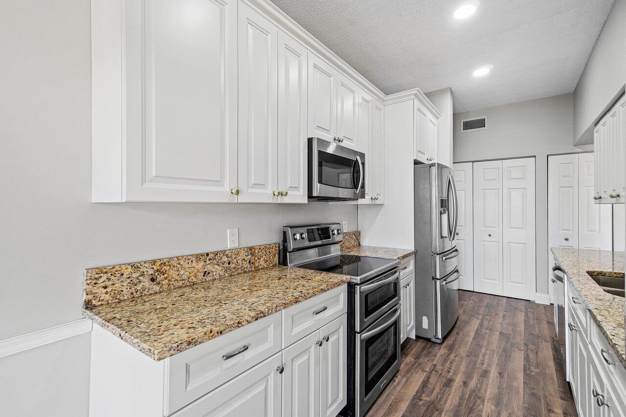 104 Half Moon Circle, Unit B3 Hypoluxo, FL 33462 - Photo 11 of 58 011-104HalfMoonCircle-Hypoluxo-FL-33462-