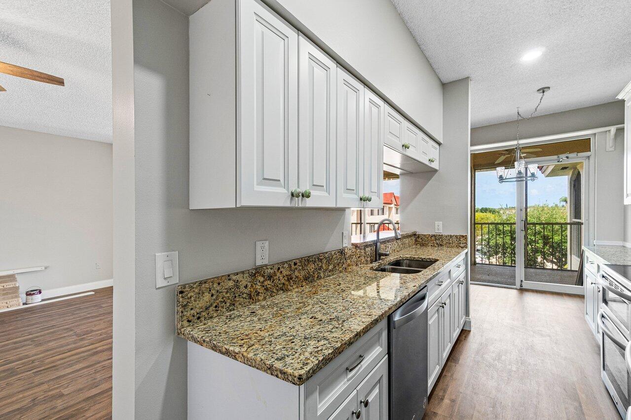 104 Half Moon Circle, Unit B3 Hypoluxo, FL 33462 - Photo 12 of 58 012-104HalfMoonCircle-Hypoluxo-FL-33462-