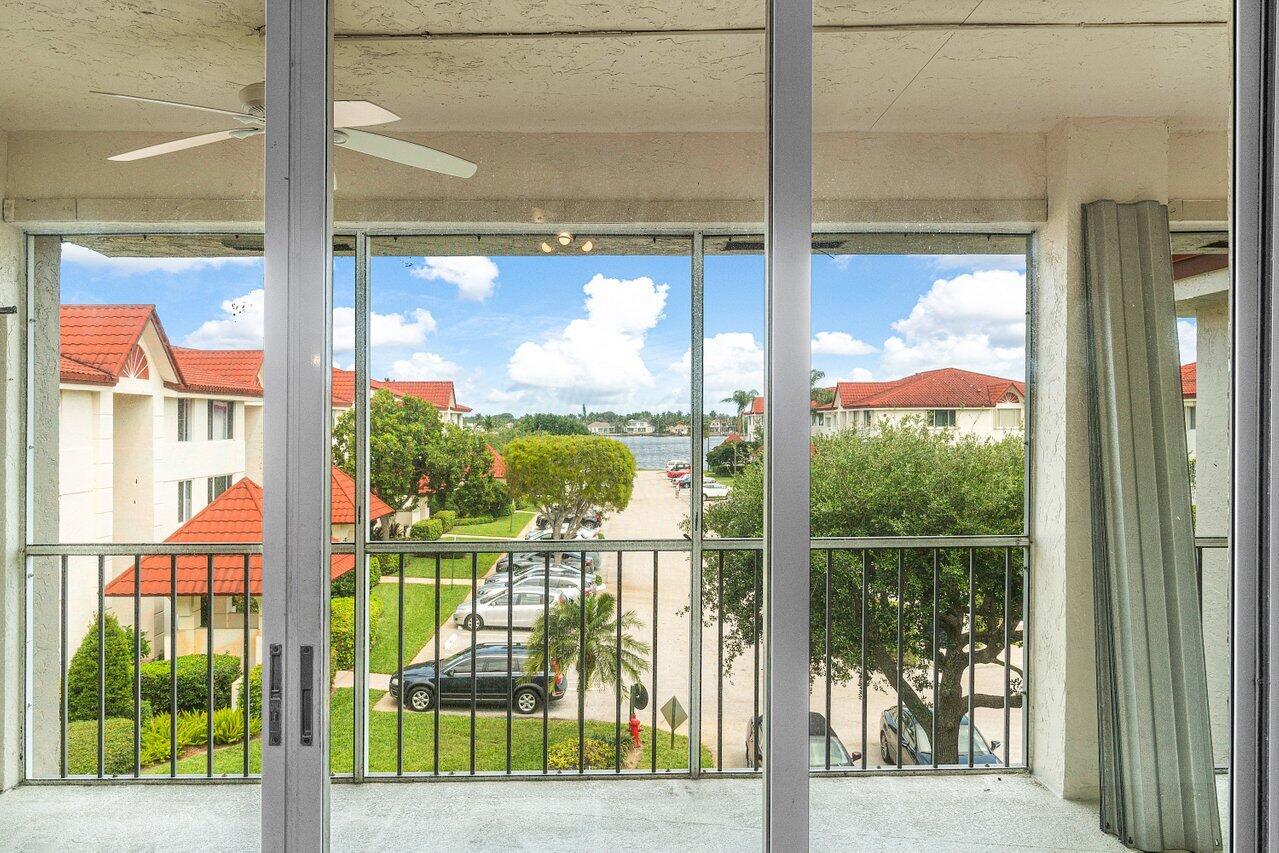 104 Half Moon Circle, Unit B3 Hypoluxo, FL 33462 - Photo 3 of 58 006-104HalfMoonCircle-Hypoluxo-FL-33462-