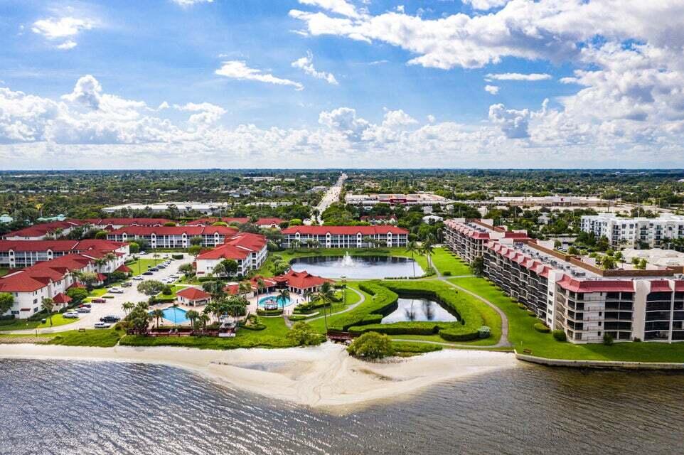 104 Half Moon Circle, Unit B3 Hypoluxo, FL 33462 - Photo 35 of 58 hmb2