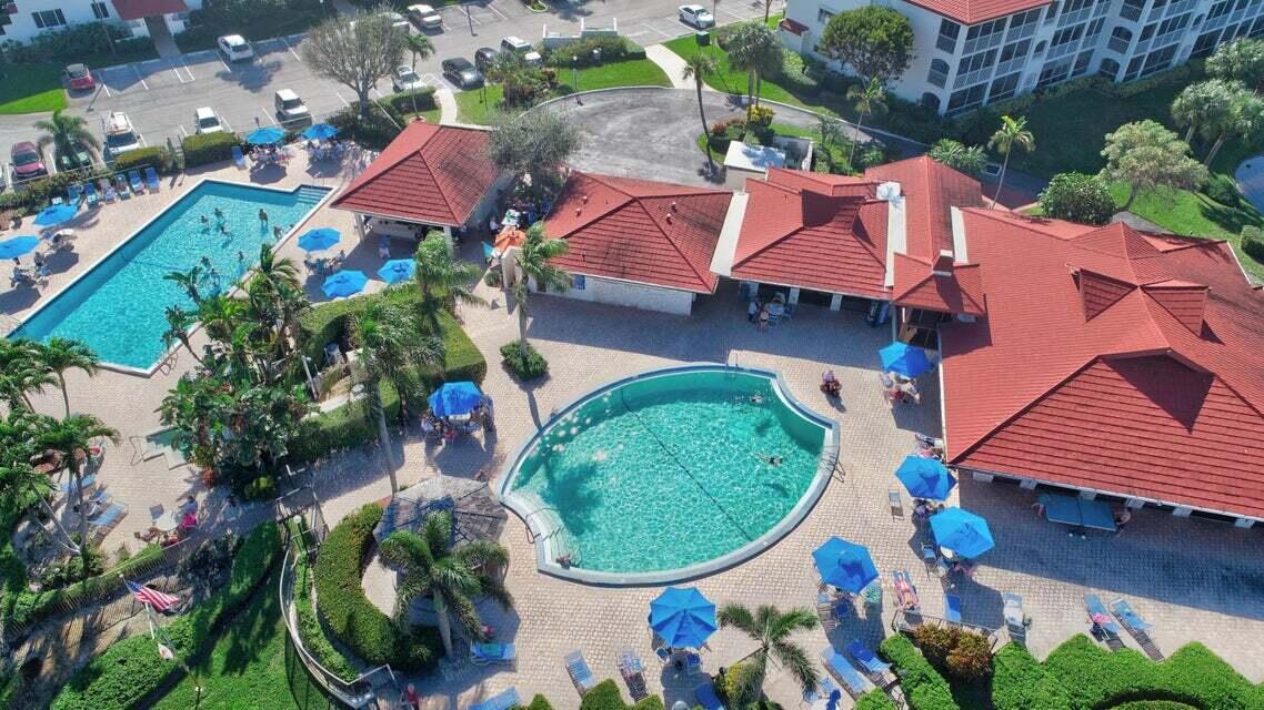 104 Half Moon Circle, Unit B3 Hypoluxo, FL 33462 - Photo 37 of 58 hmb30