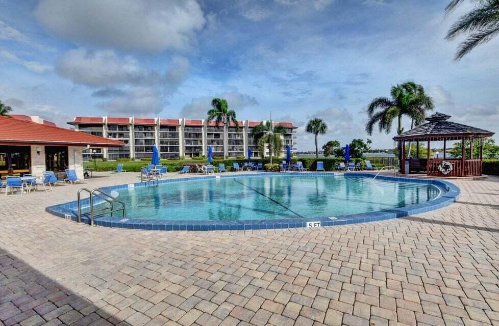 104 Half Moon Circle, Unit B3 Hypoluxo, FL 33462 - Photo 39 of 58 hmb27