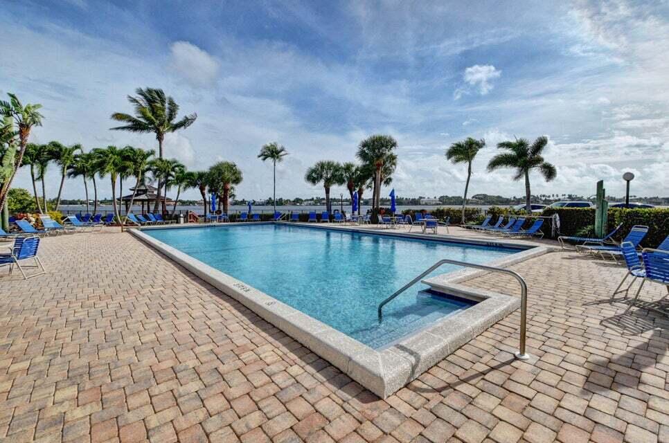 104 Half Moon Circle, Unit B3 Hypoluxo, FL 33462 - Photo 42 of 58 hmb22