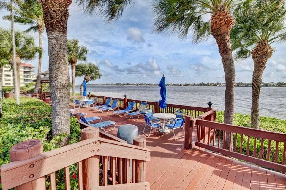 104 Half Moon Circle, Unit B3 Hypoluxo, FL 33462 - Photo 47 of 58 hmb19