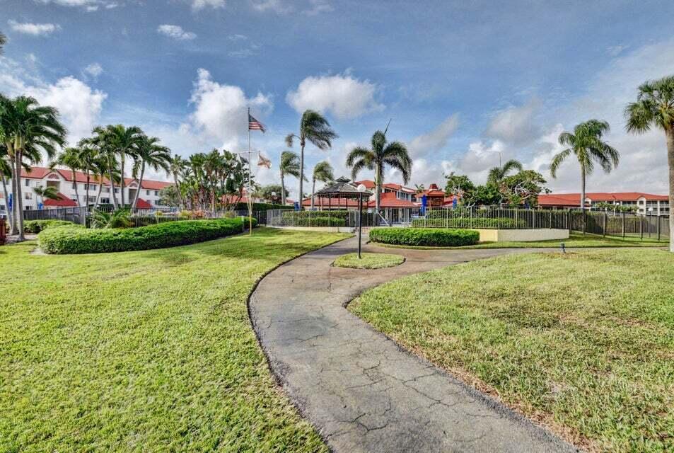 104 Half Moon Circle, Unit B3 Hypoluxo, FL 33462 - Photo 50 of 58 hmb13