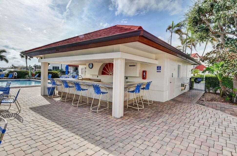 104 Half Moon Circle, Unit B3 Hypoluxo, FL 33462 - Photo 53 of 58 hmb24